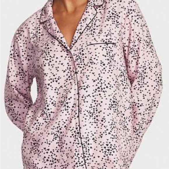 ***Restocked!!**VS Pink bundle robe plush Sherpa blanket tote bag and pajamas - Picture 2 of 5